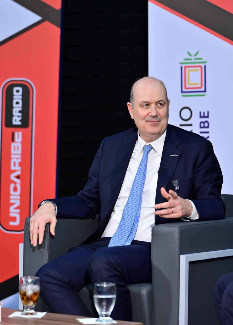 UNICARIBE recibe ministro argentino Federico Sturzenegger para dialogar sobre liderazgo, transformación del Estado e innovación pública