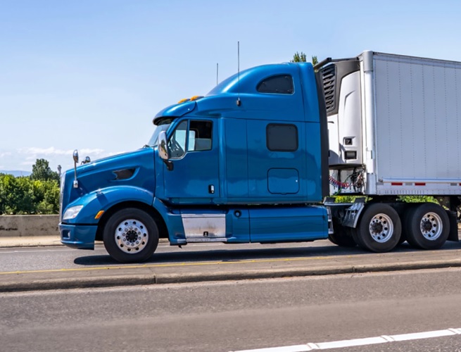 Más de 800 camioneros extranjeros fueron retirados de circulación en EE. UU. ; cientos de dominicanos conducen