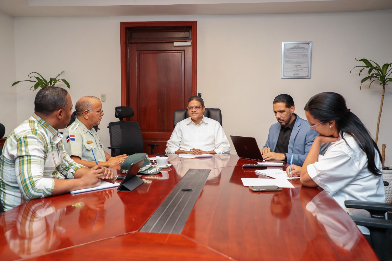 INTRANT y DIGESETT coordinan plan conjunto para fortalecer el orden vial