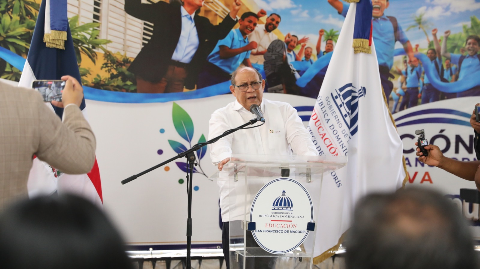 Santos Badía anuncia transformación integral del sistema educativo dominicano