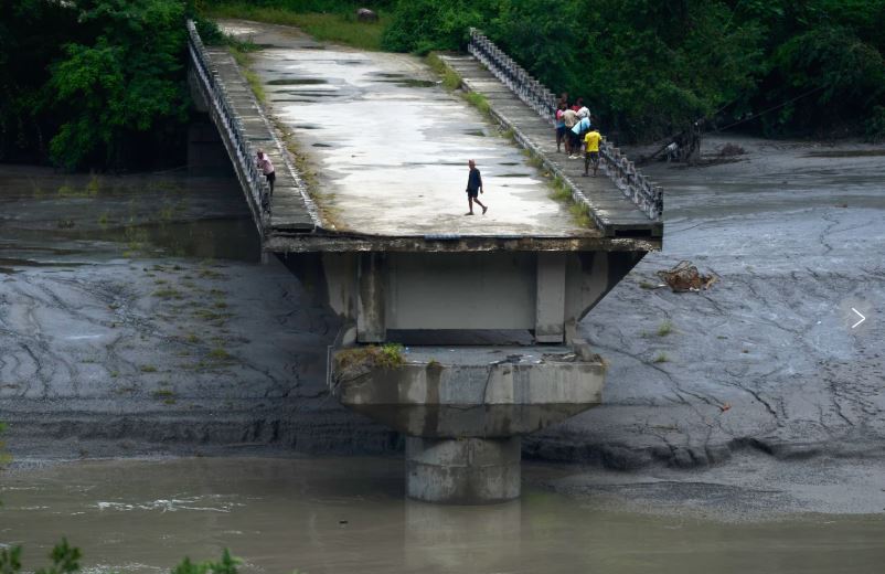 Nepal advierte sobre posibles nuevas inundaciones mientras comunidades lidian con la devastación