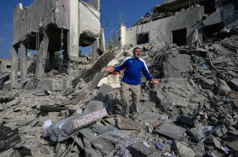 Atacan un buque en Ormuz; un ataque israelí mata a 9 en Líbano y más noticias de Oriente Medio