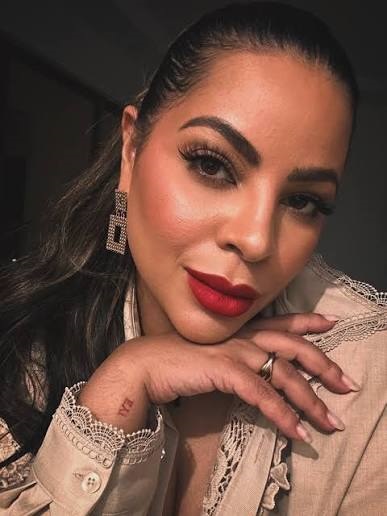 Yamilet González aborda migración y salud mental en La Brújula Dominicana