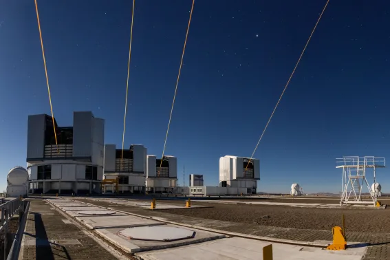 Telescopio avista la estrella más rápida de la Vía Láctea orbitando un hoyo negro