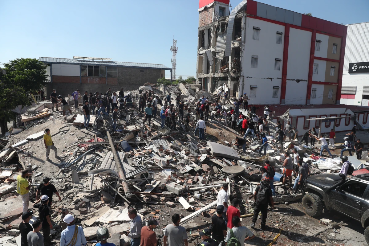 Terremoto en Colombia deja al menos 69 muertos y edificios colapsados con personas atrapadas
