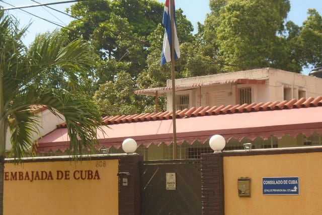 RD ordena salida de nueve diplomáticos cubanos y les da siete días para abandonar el país