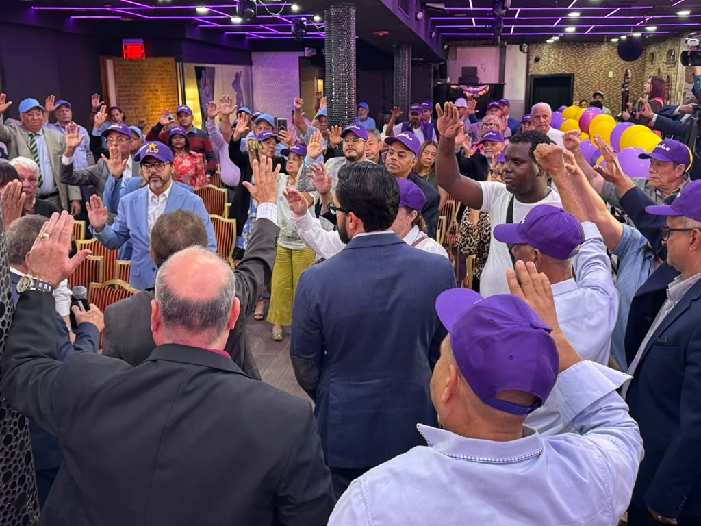 Juramentan comité presidencial de Gonzalo Castillo en Nueva York