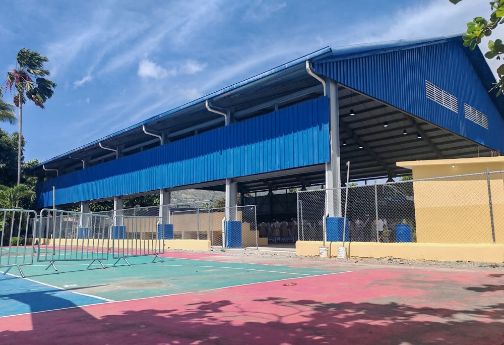 Abinader inaugura techado del Politécnico Femenino Mercedes Morel en La Vega