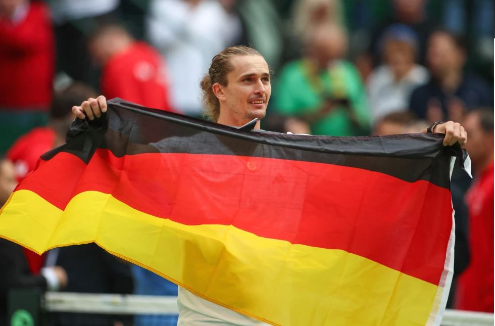 Zverev impulsa a Alemania al Final 8 de la Copa Davis