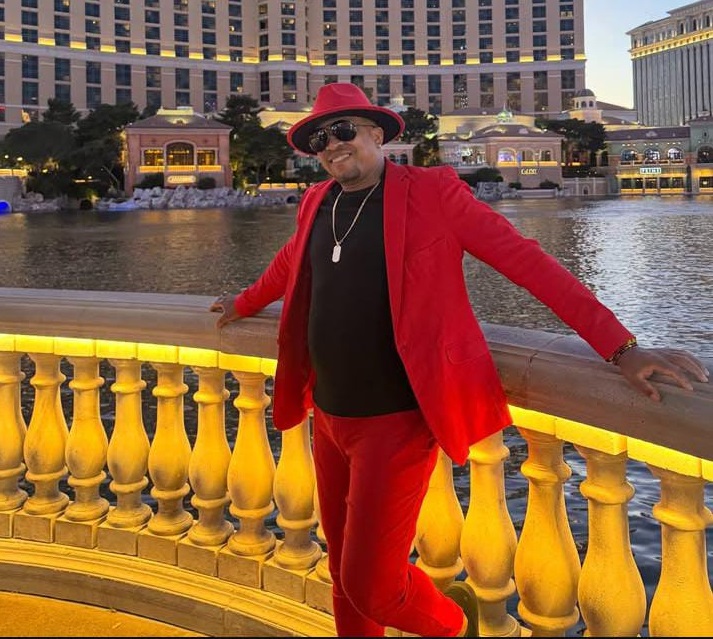 Alexeir Conill «El Rey del Zambicó» contangía a todos con su nuevo y jocoso sencillo «Qué felicidad»