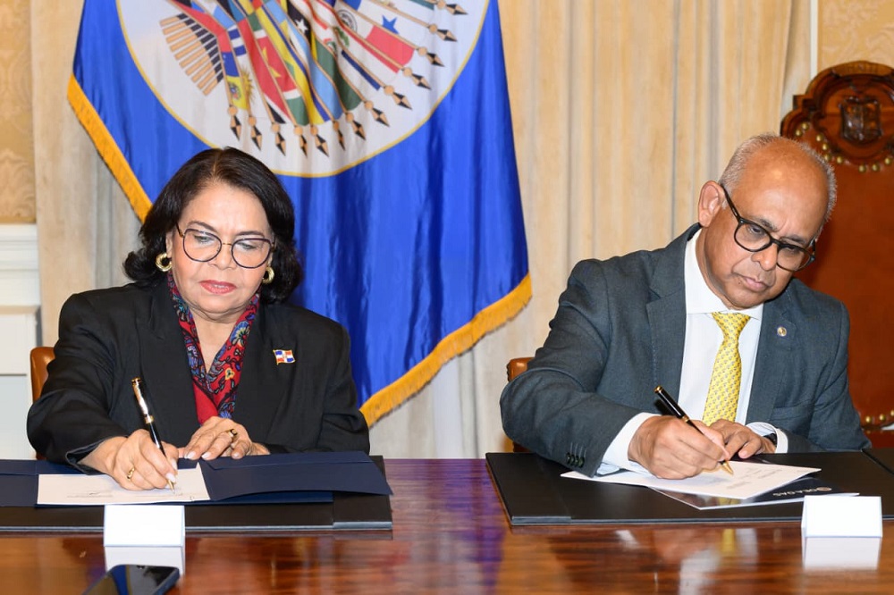 Cámara de Cuentas y la OEA firman acuerdo contra el soborno
