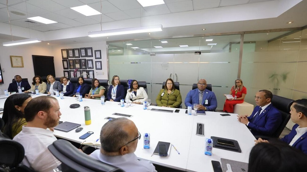 Contraloría y Senasa coordinan acciones para fiscalización de los procesos misionales
