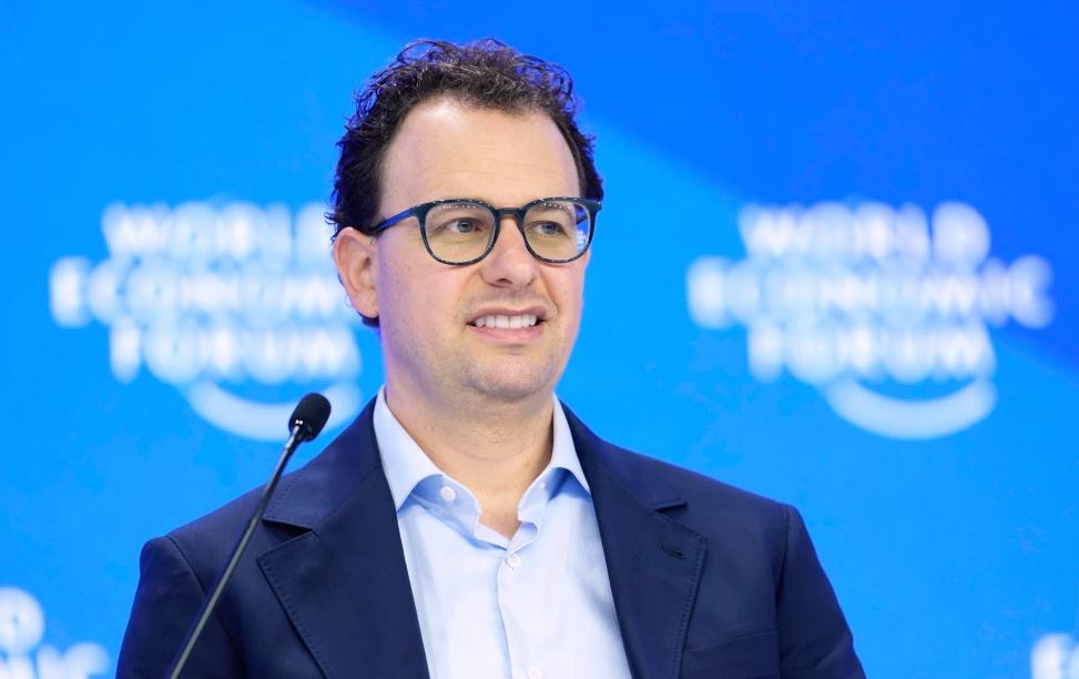 Dario Amodei: La industria de la IA necesita dar tiempo a que las medidas de seguridad se pongan al día