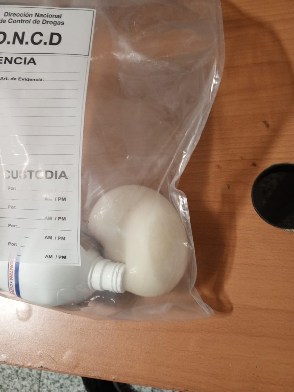 DNCD arresta mujer con 5 kilos de droga en el AILA