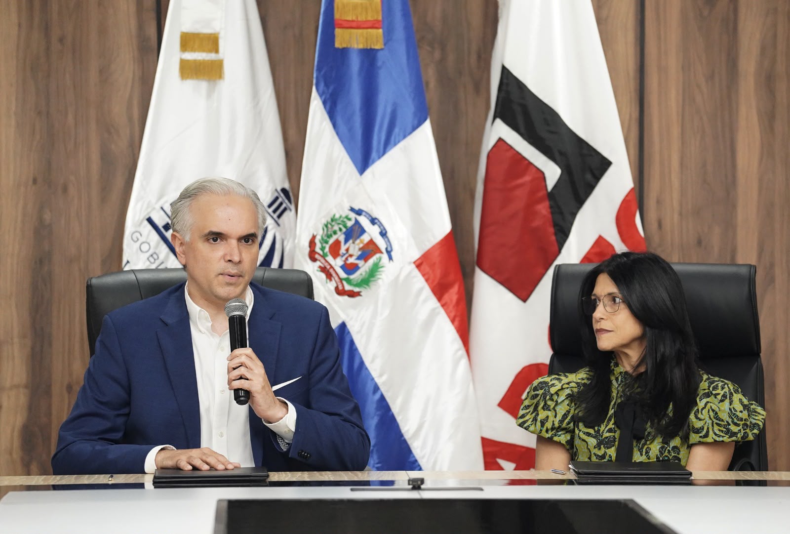 MINERD y ADOZONA acuerdan fortalecer la vinculación entre la educación técnico-profesional y las zonas francas