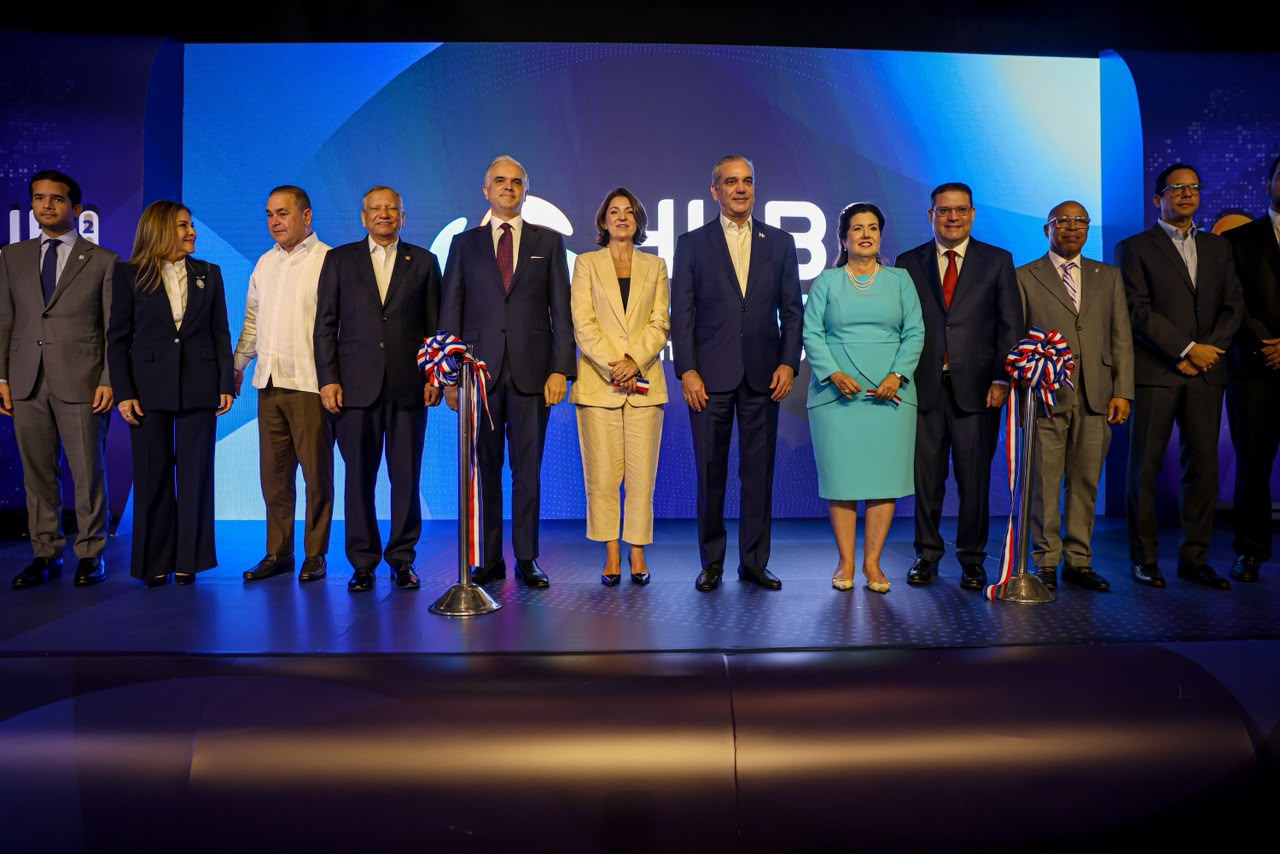 De Camps valora lanzamiento de AWS entrena RD para fortalecer competencias digitales