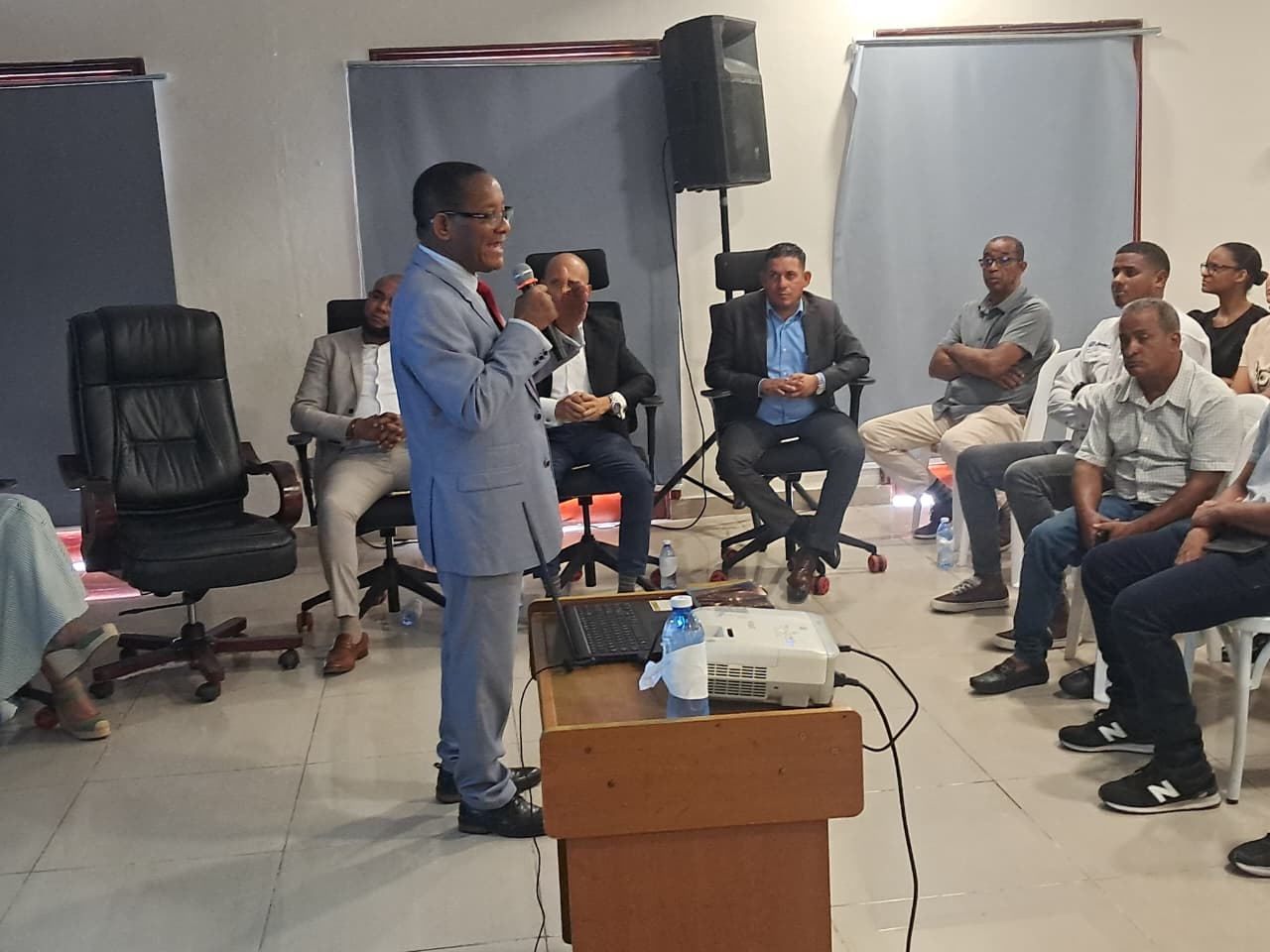 Fiscalía de Azua pone en marcha programa “Conoce tu Código”