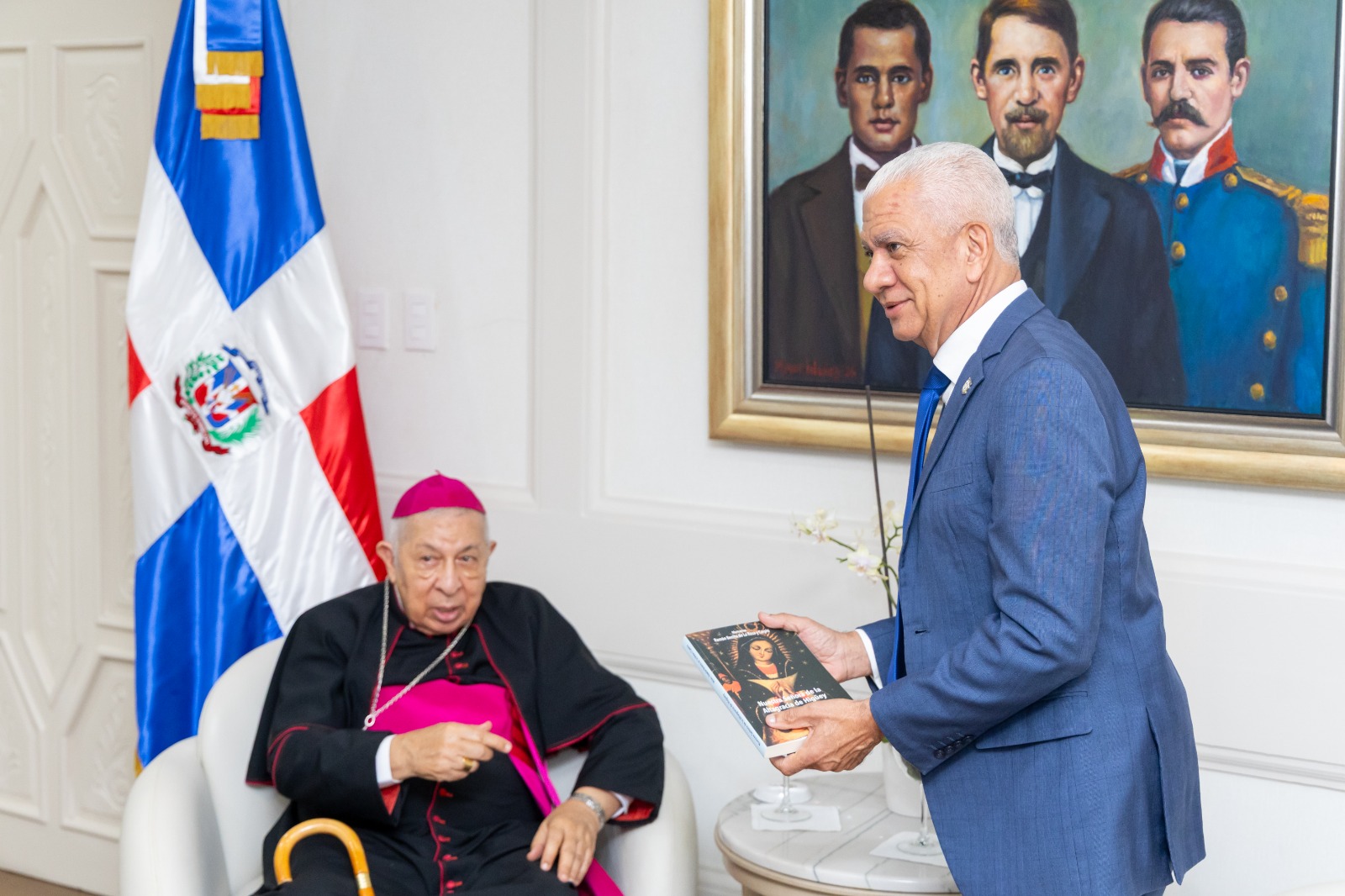 Senado reconoce a monseñor Ramón Benito de la Rosa y Carpio