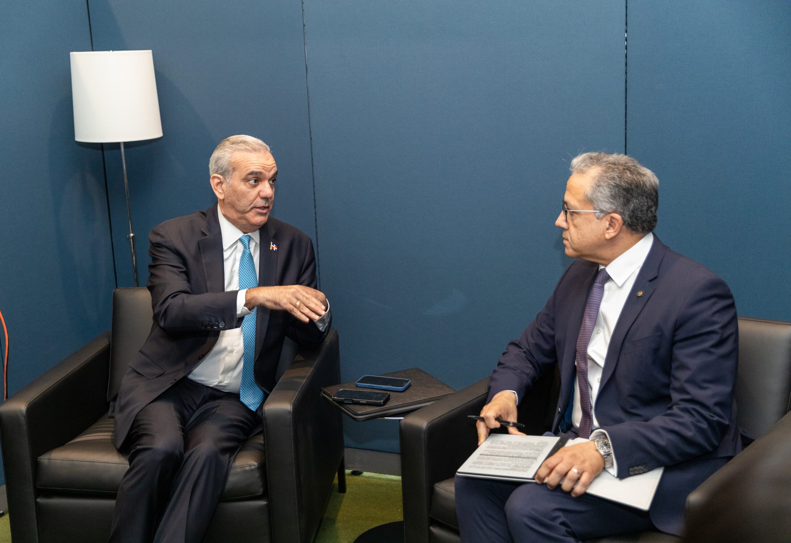 Director general de la UNESCO y el presidente Abinader conversaron sobre los avances de República Dominicana