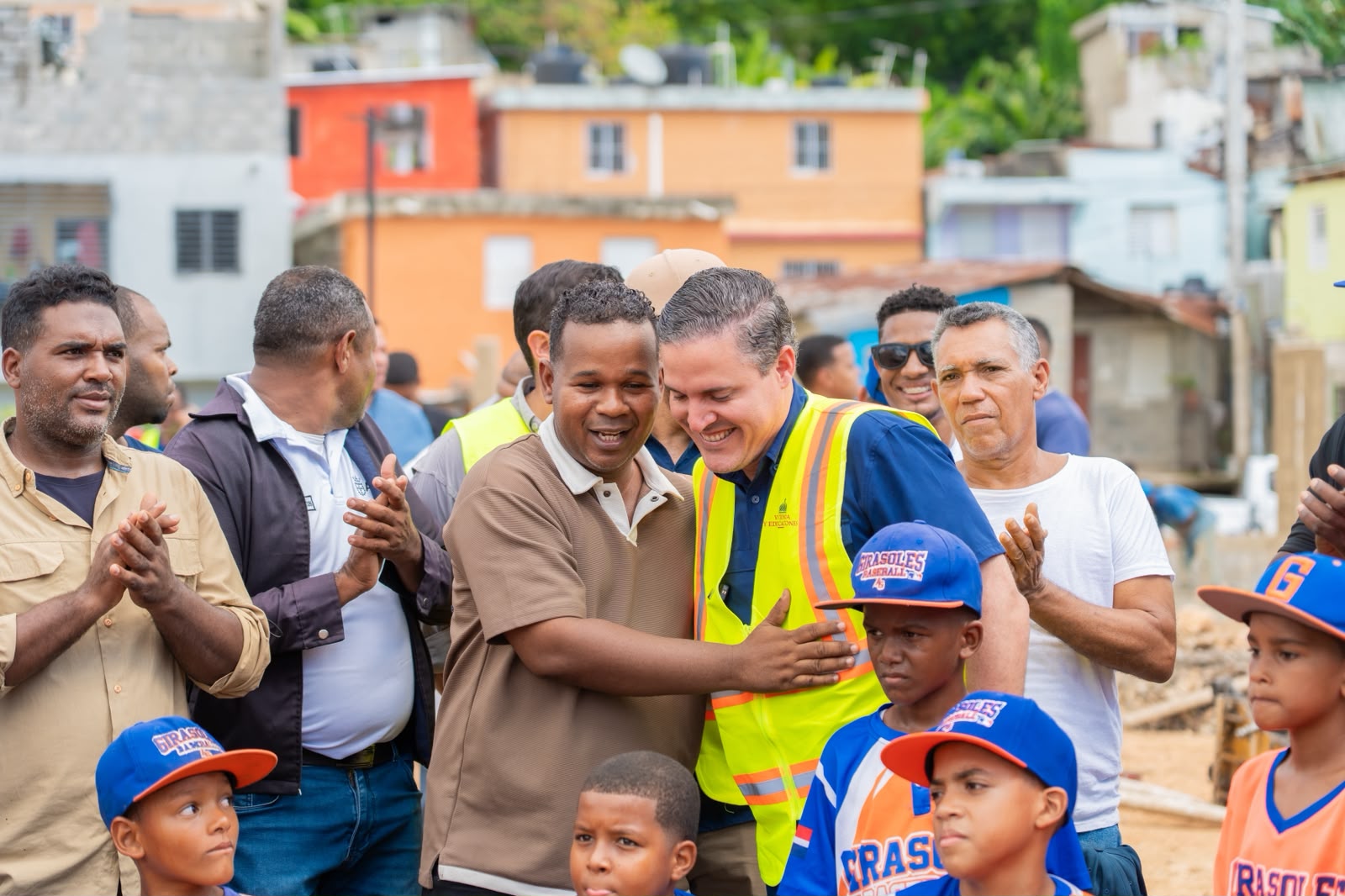 Ministro Jean Luis Rodríguez supervisa obras sociales en DN y SDN