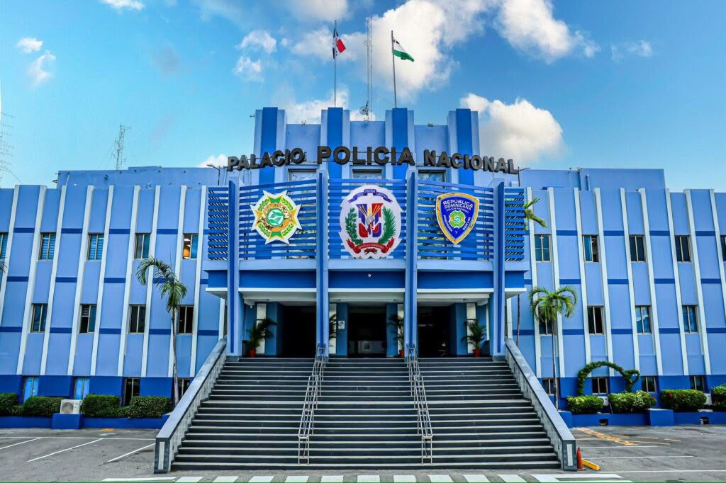 Policía interviene tras altercado en actividad política en Ensanche Quisqueya