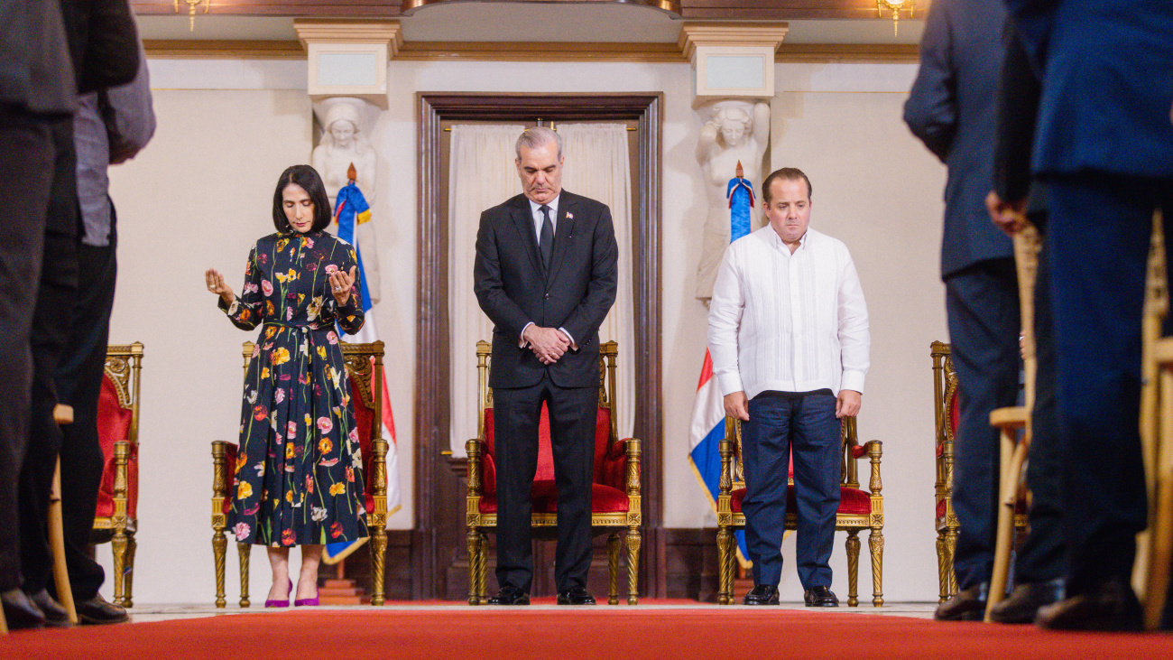 Luis Abinader pide a Dios que le dé sabiduría para enfrentar males