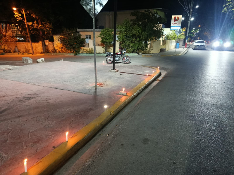 Protestan con encendido de velas en Los Ríos, Bahoruco, en demanda de obras