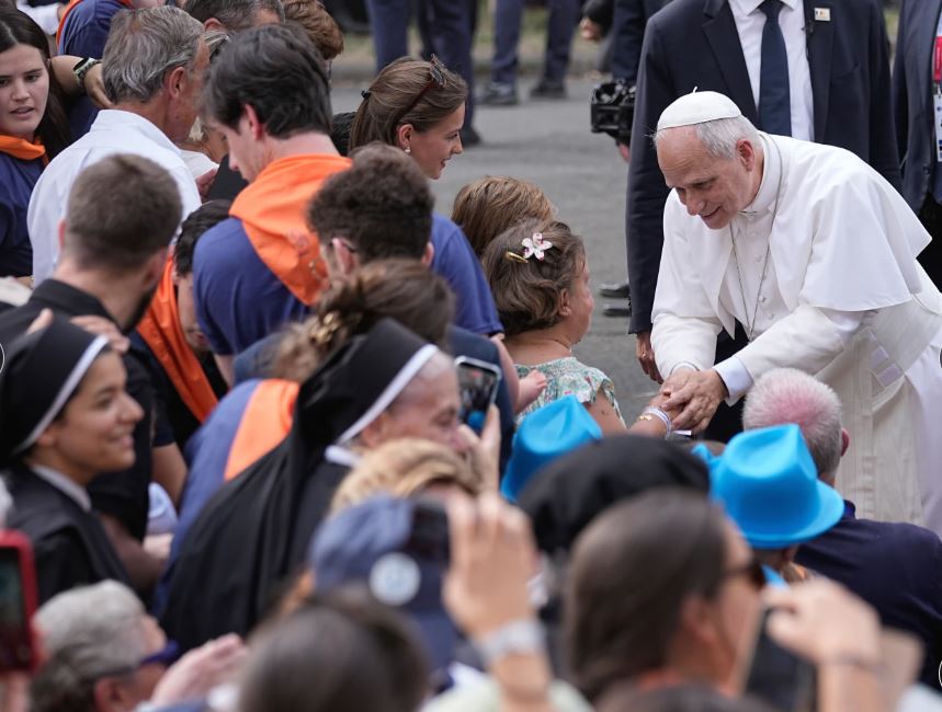 Sobrevivientes de abusos elogian la reunión con el papa León XIV; dicen que los escuchó
