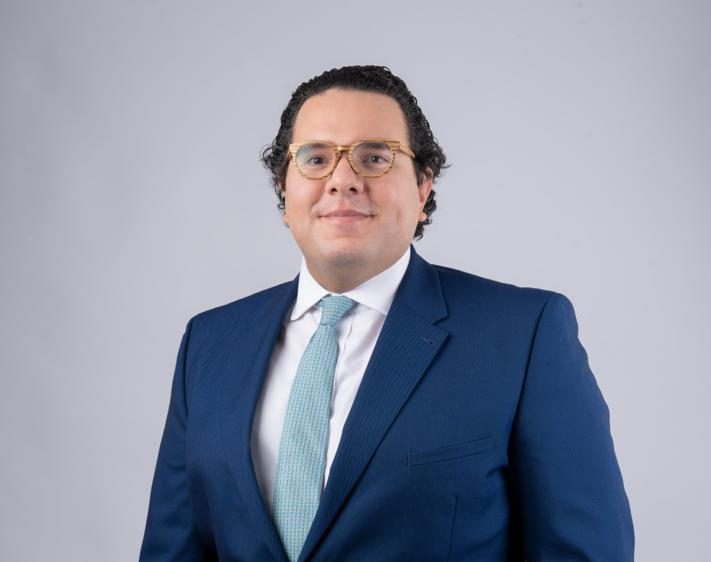 Abinader designa a Víctor Livio Cedeño como superintendente de Bancos