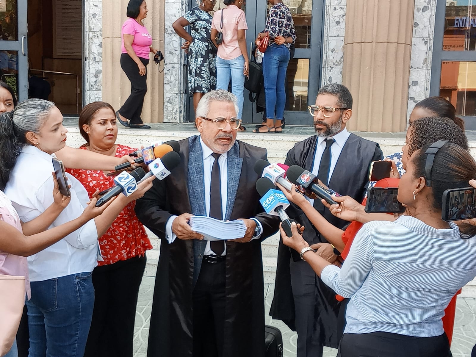 BC desacata sentencia qué adquirió la cosa irrevocablemente juzgada