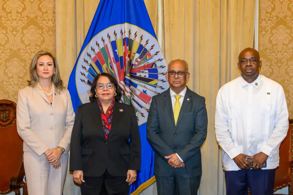 Cámara de Cuentas y OEA firman acuerdo para fortalecer sistemas antisoborno y transparencia