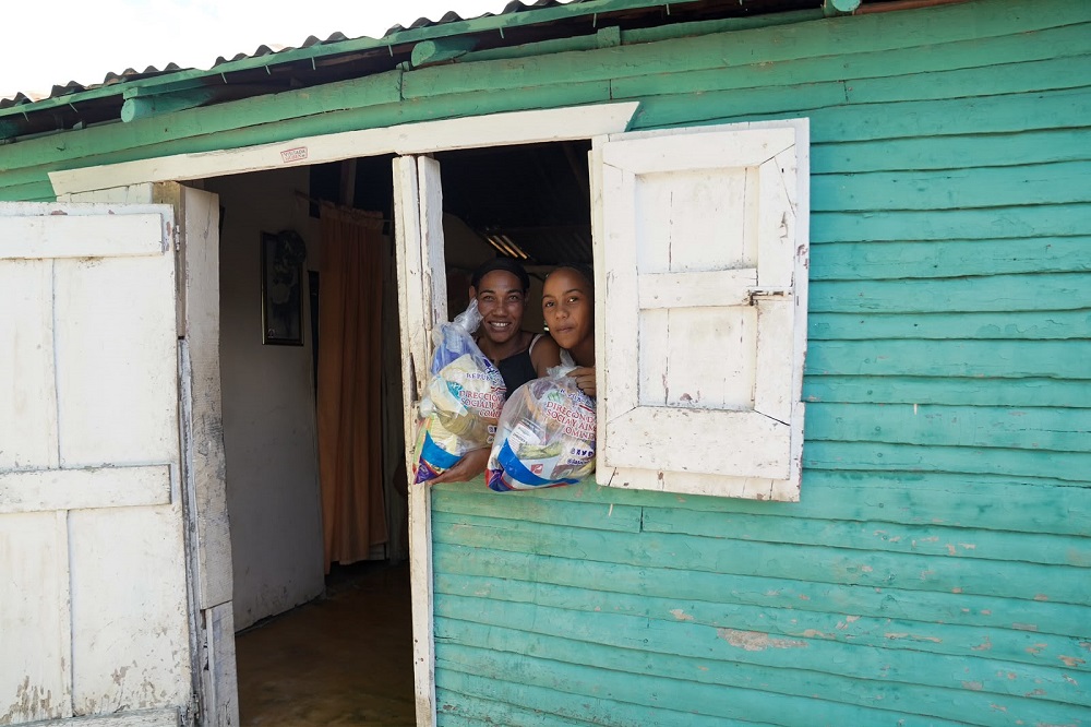 DASAC garantiza alimentación e inicia reparación de techos a familias en SJM