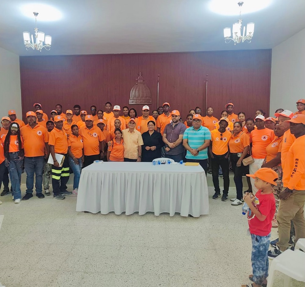 Director de la DC se reúne con voluntarios en Elías Piña y San Juan