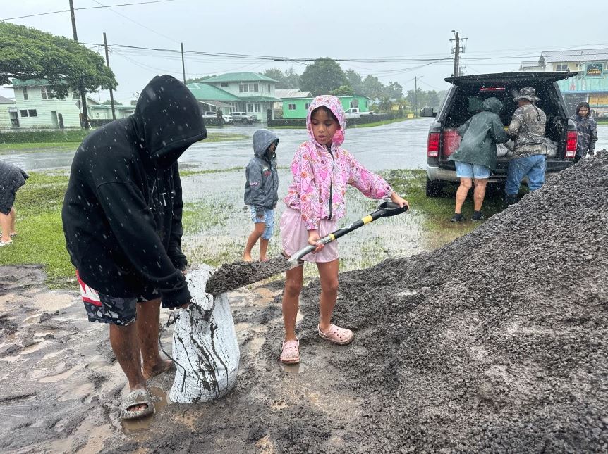 Esperan vientos fuertes e inundaciones en Hawai por huracán Nolo; Polo se fortalece frente a México
