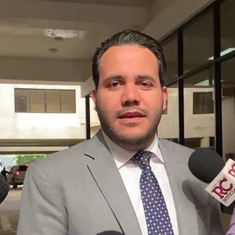 Diputado Rogelio Genao rompe con el PRSC, acusa a Quique Antun de hundir el partido