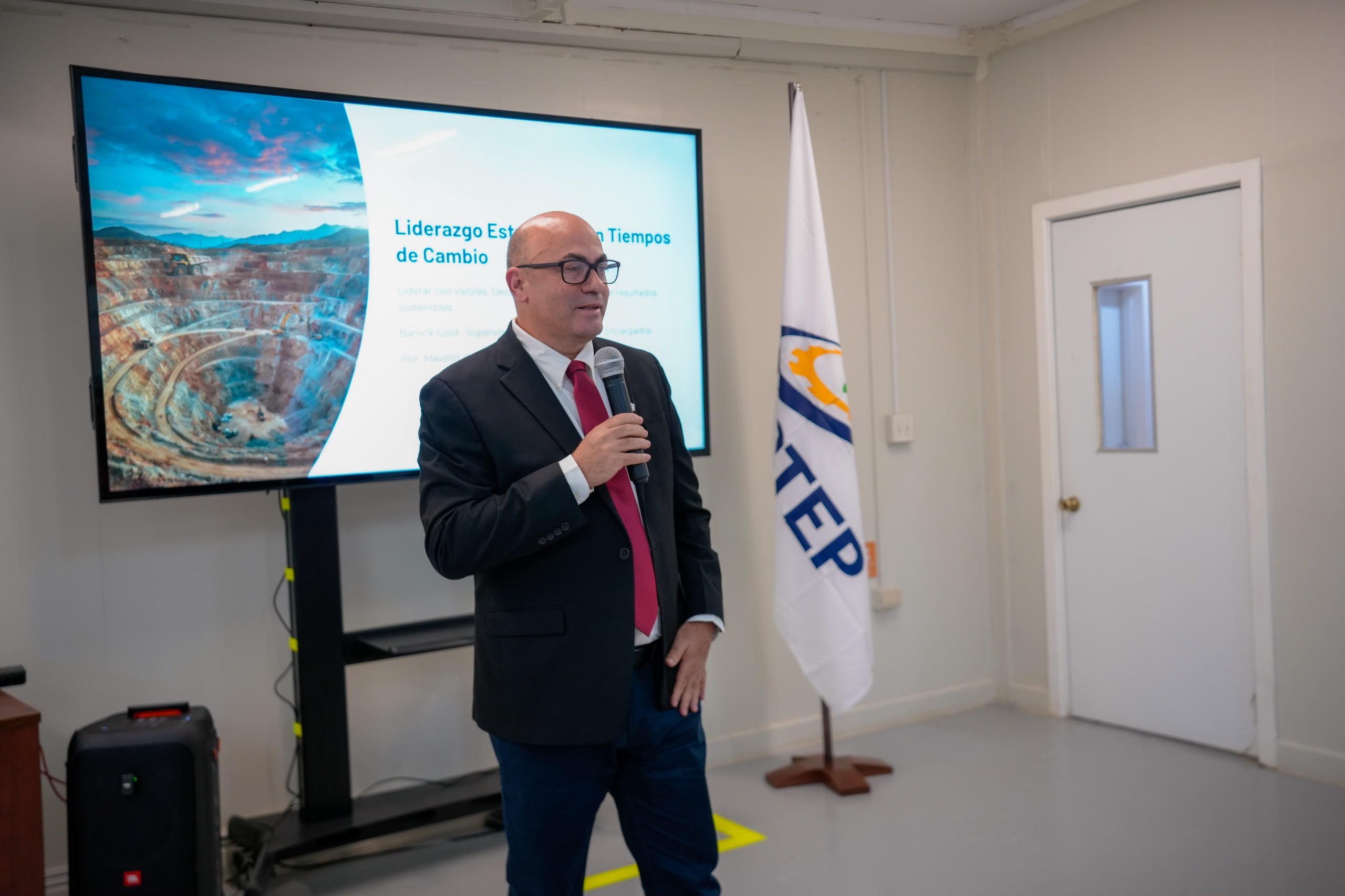 INFOTEP capacita a ejecutivos de Barrick Pueblo Viejo en liderazgo estratégico