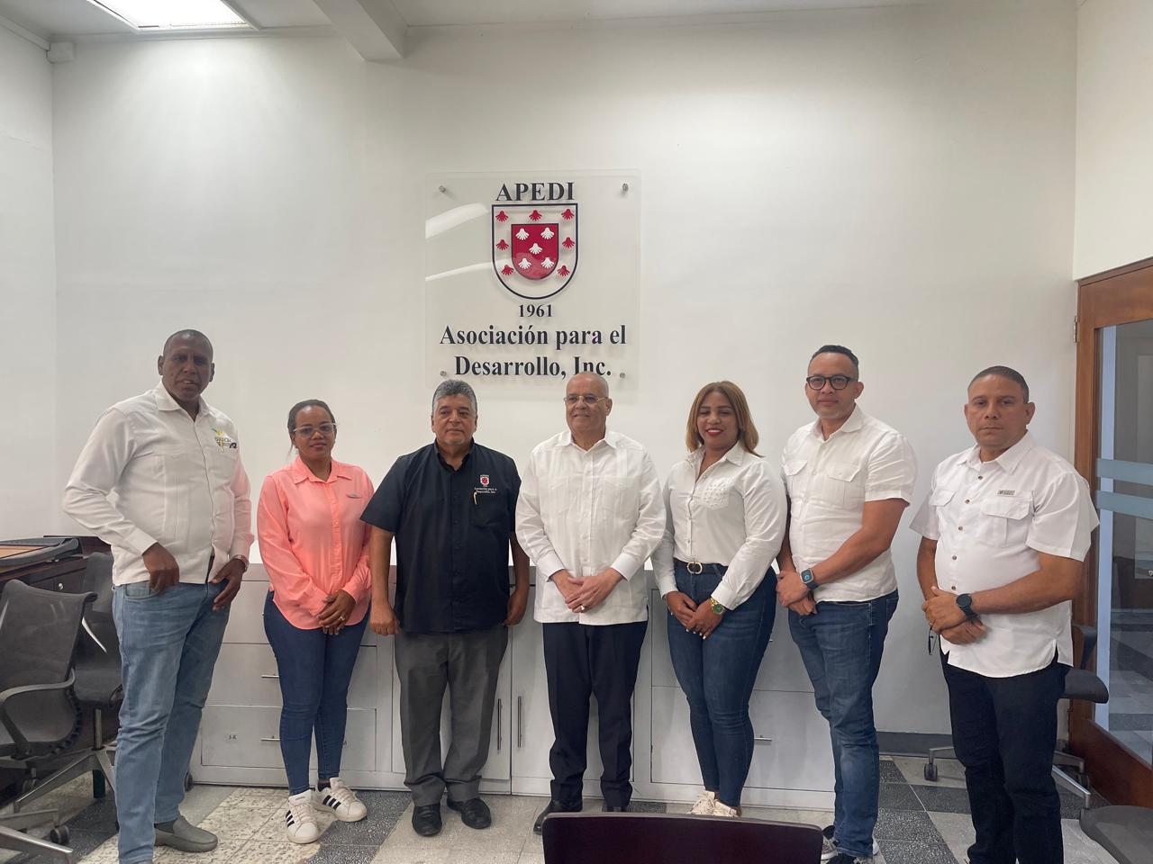 Director de DIGECAC visita a director ejecutivo de APEDI
