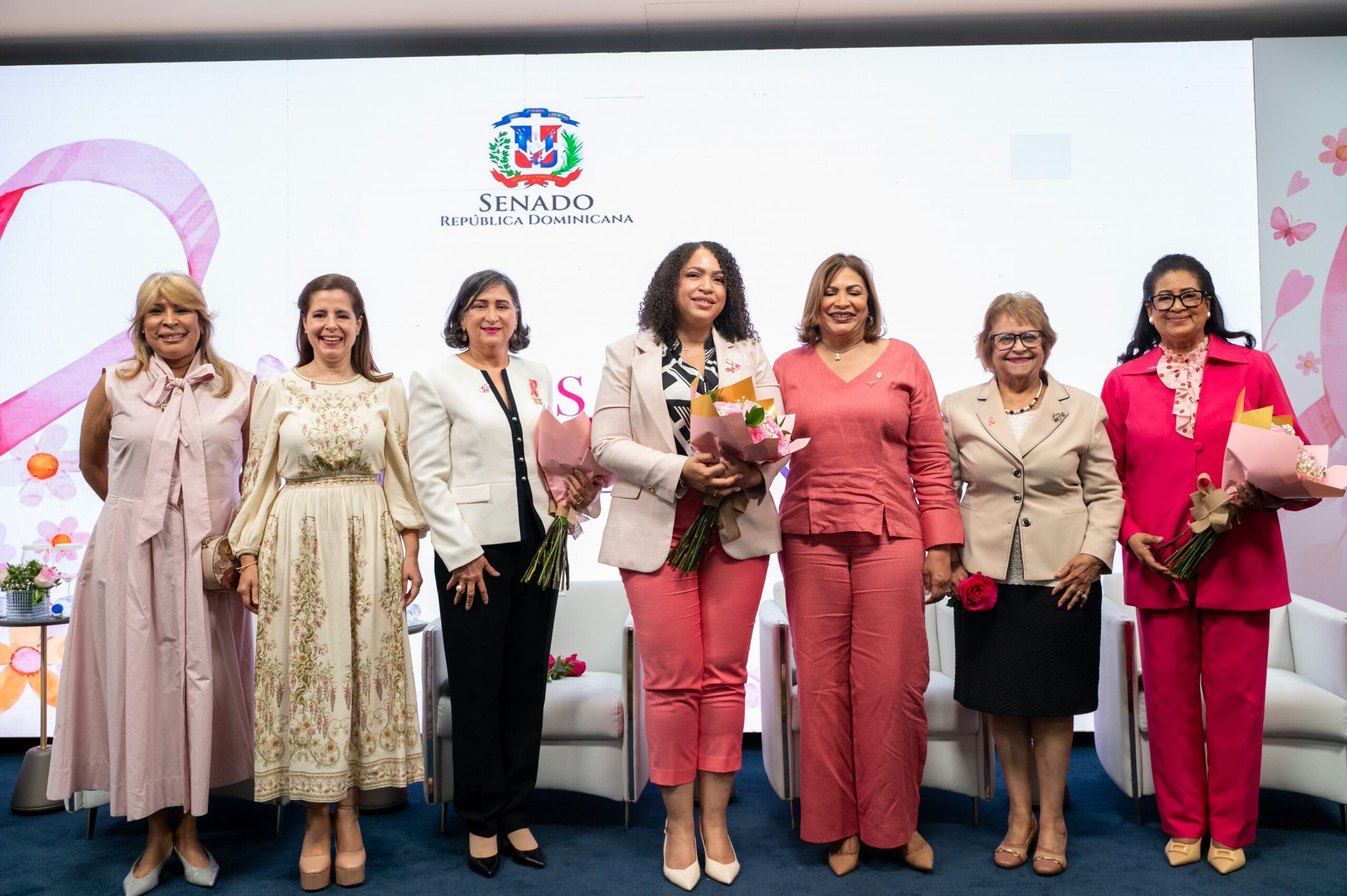 Senado reúne a mujeres sobrevivientes de cáncer en el panel «Voces que vencieron»