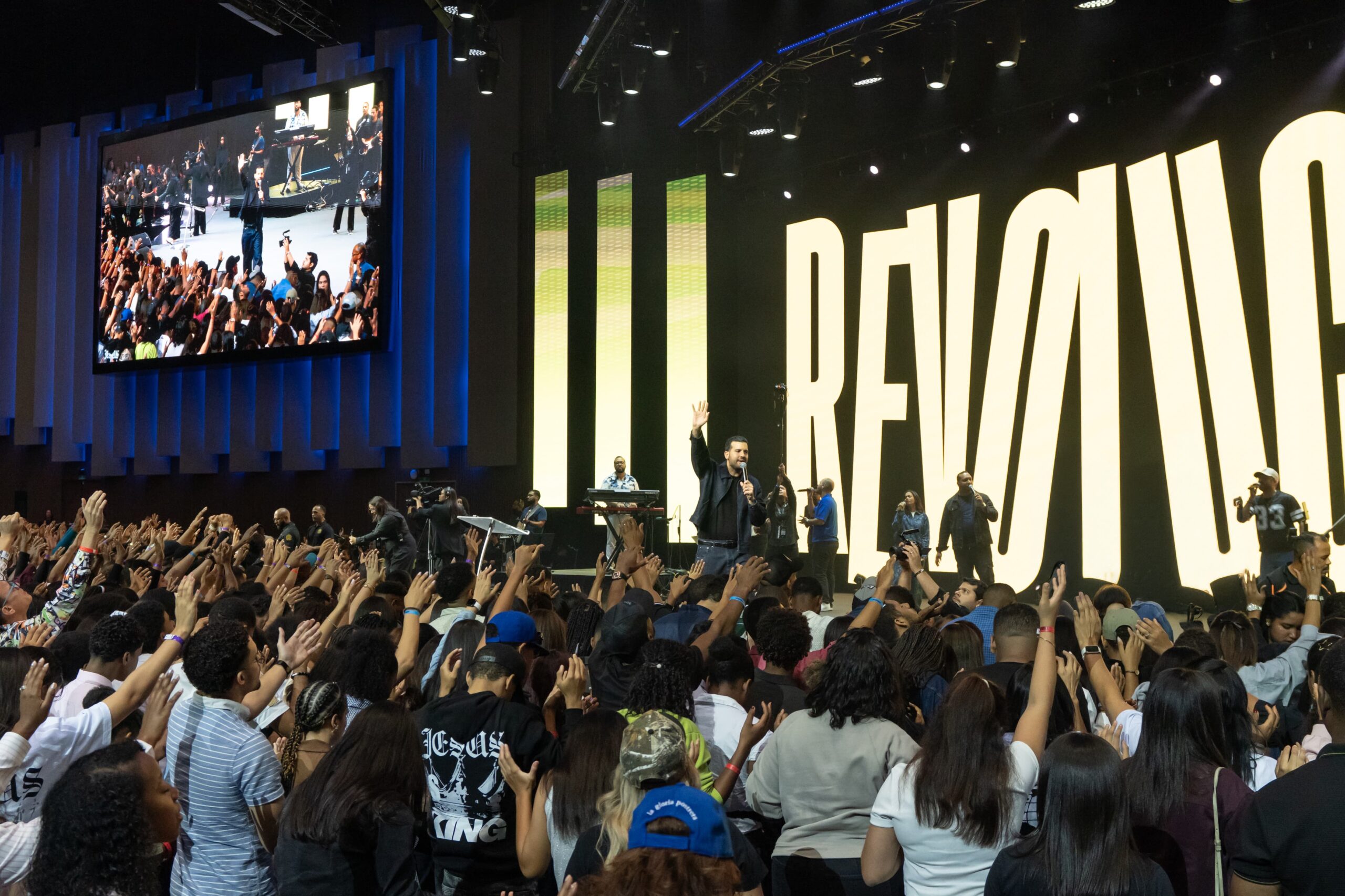 Pastor Bogaert destaca acompañar a jóvenes ante desafíos actuales