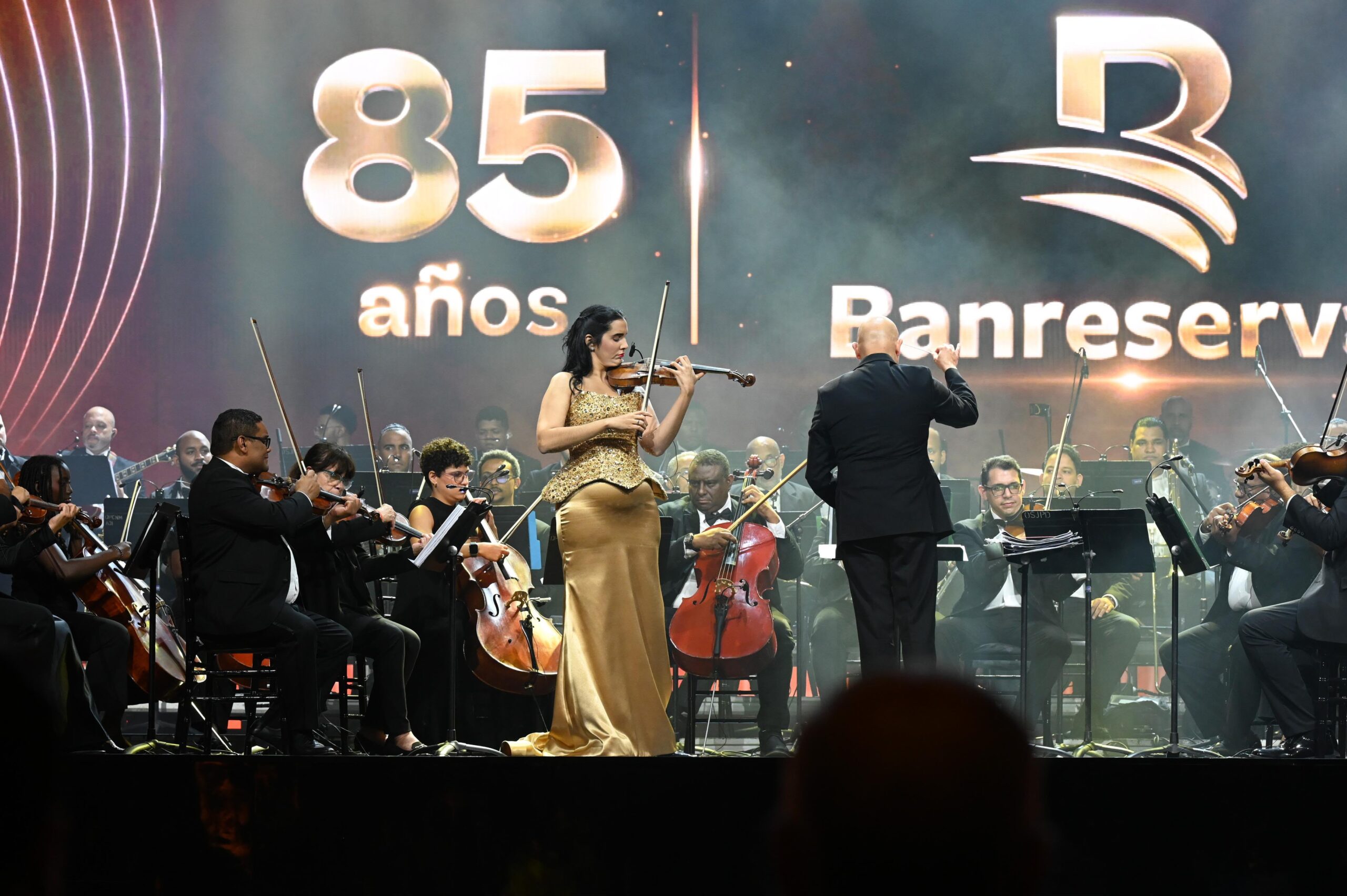 Banreservas celebra su 85.º aniversario con un homenaje a la música dominicana