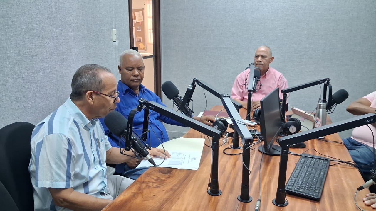 Agricultura anuncia remodelación de oficinas y entrega de motocicletas en Barahona
