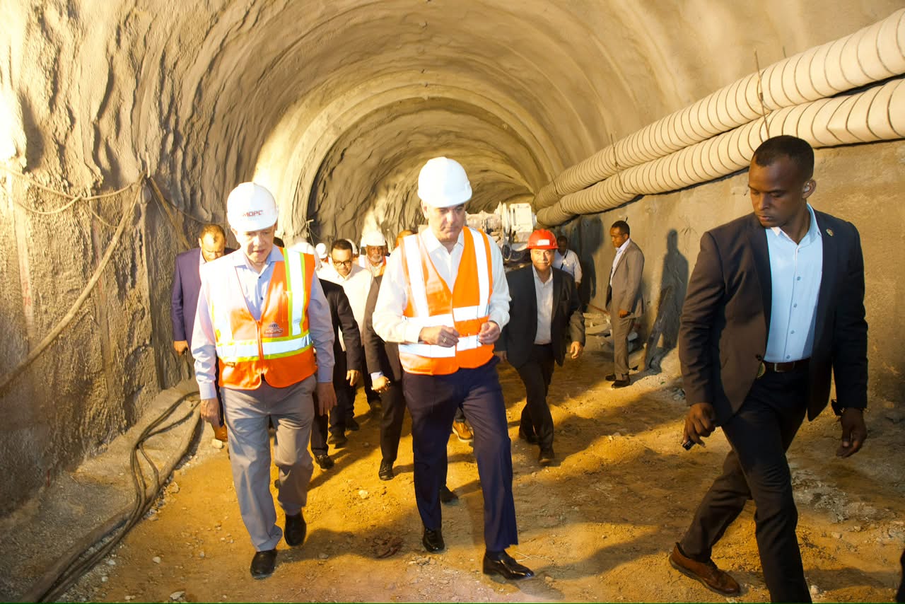 Abinader supervisa túnel pluvial de la avenida Luperón que se construye con fondos de Aerodom