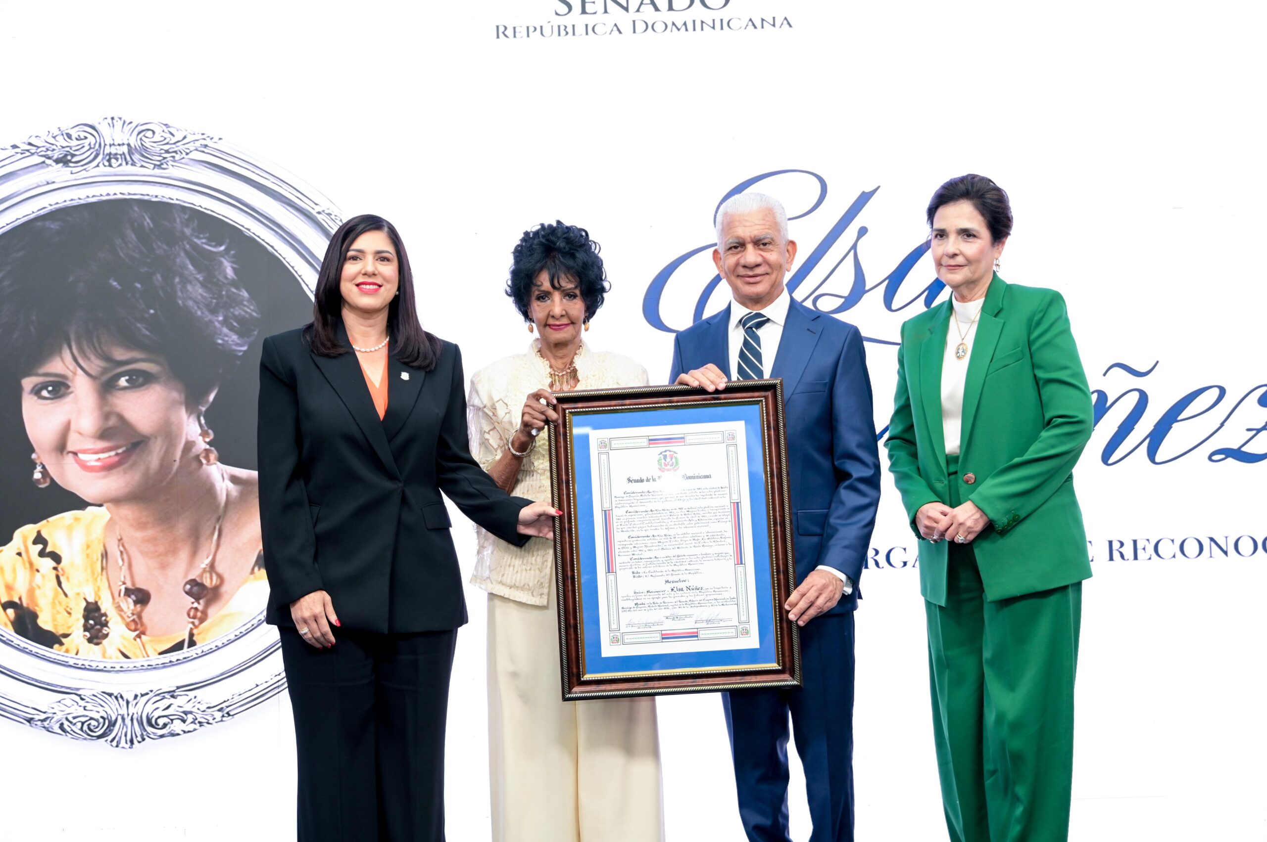 Senado honra legado de Manuel Tejada y trayectoria de Elsa Núñez