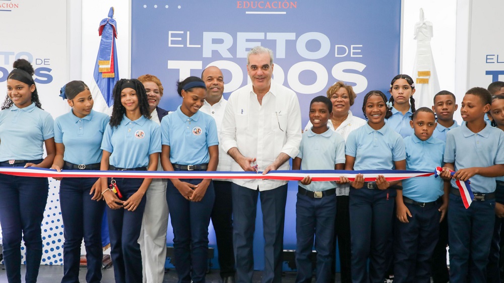 Presidente Abinader entrega Centro Educativo Minerva Guzmán en Pedro Brand