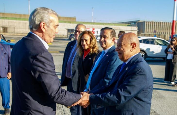 Abinader llega a Roma para participar en audiencia con el Papa León XIV y asamblea de la FAO