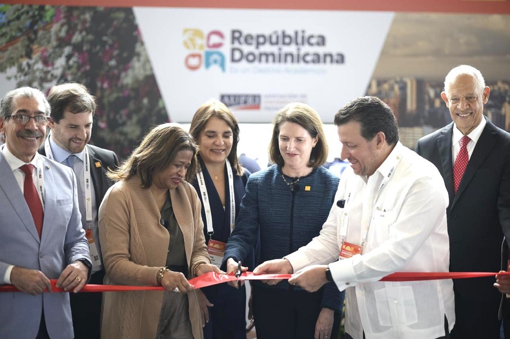 RD fortalece su posicionamiento como destino académico en QS Higher Ed Summit: Americas 2026 en México