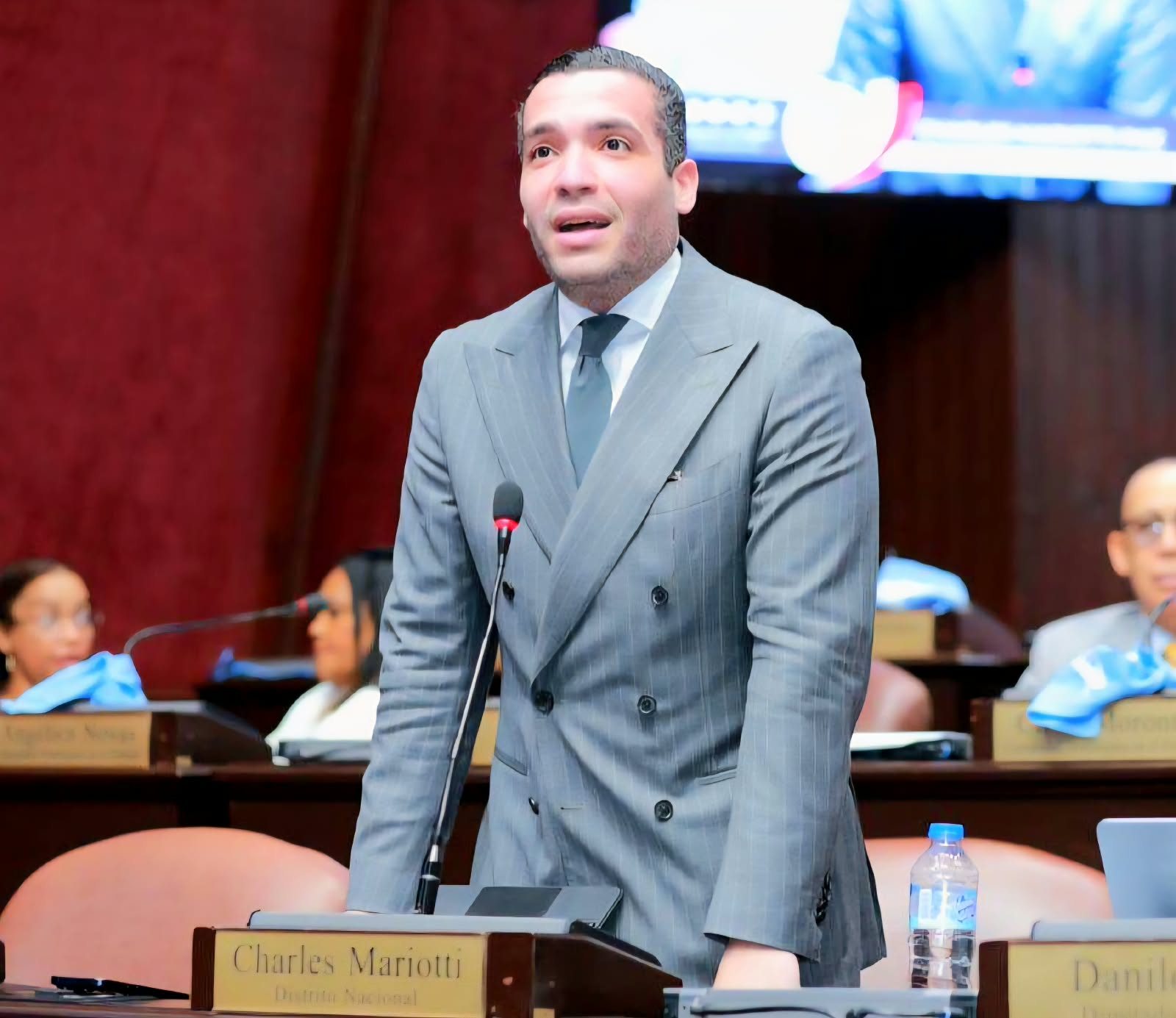 Diputado Charlie Mariotti Paz exige congelar la nómina pública